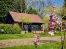 Dog Friendly Stour Barn Cottage with Private Hot Tub